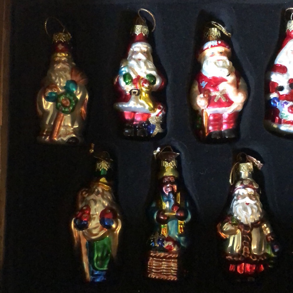 Thomas Pacconi Santa's from Around The World Ornaments with Crate - Picture 11 of 16